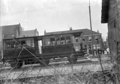 853339 Afbeelding van het salonrijtuig met daarin president Paul Kruger bij zijn vertrek vanaf het station Utrecht ...